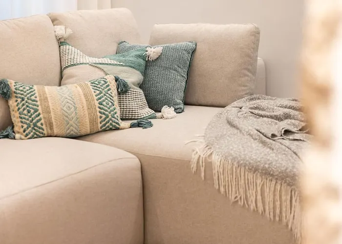 Bravissimo Ferreries, Unique 3-bedroom Apartman Girona