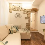 Bravissimo Ferreries, Unique 3-bedroom Appartamento Girona
