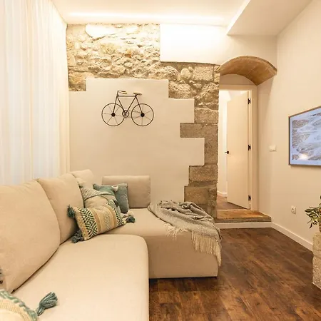Bravissimo Ferreries, Unique 3-bedroom Apartman Girona